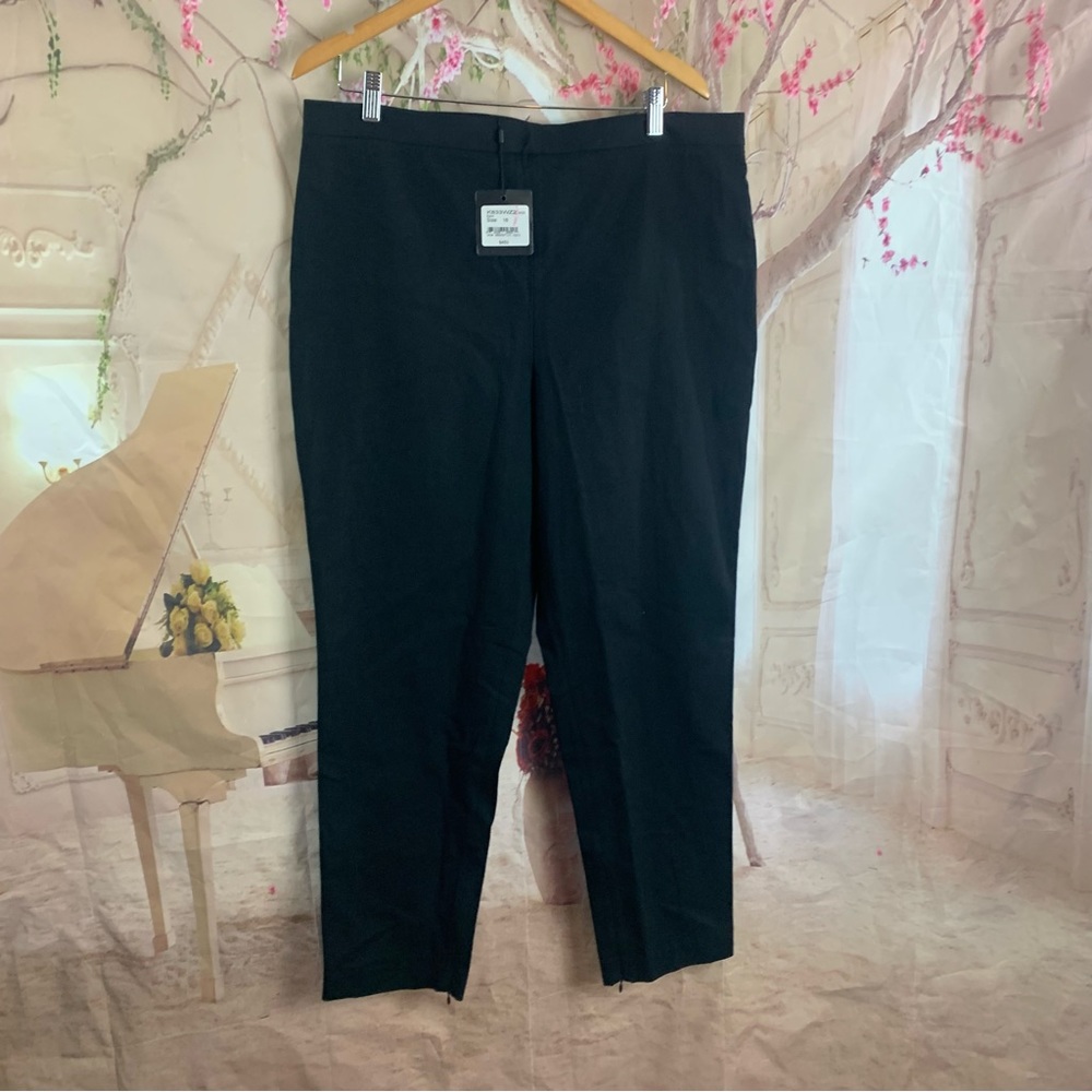 NEW ST. John Twill Ankle Pant in Black